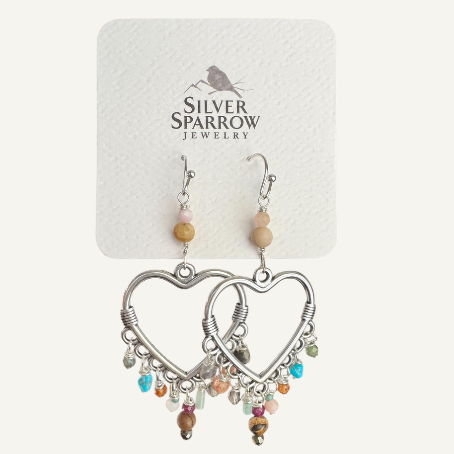 Heart chandelier earrings with mixed stones - THE SILVER RIPPLE